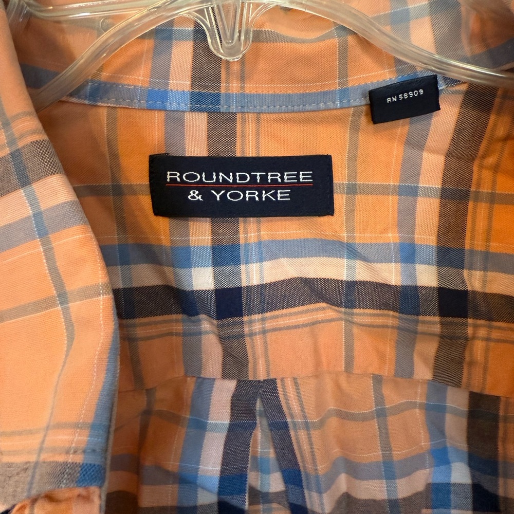 Men’s Roundtree and Yorke 2XT dress shirt - Picture 3 of 5